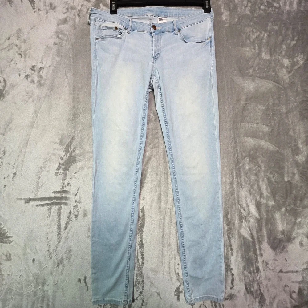 H&M &Denim Super Skinny Super Low Waist Light Wash Blue Jeans 33/32